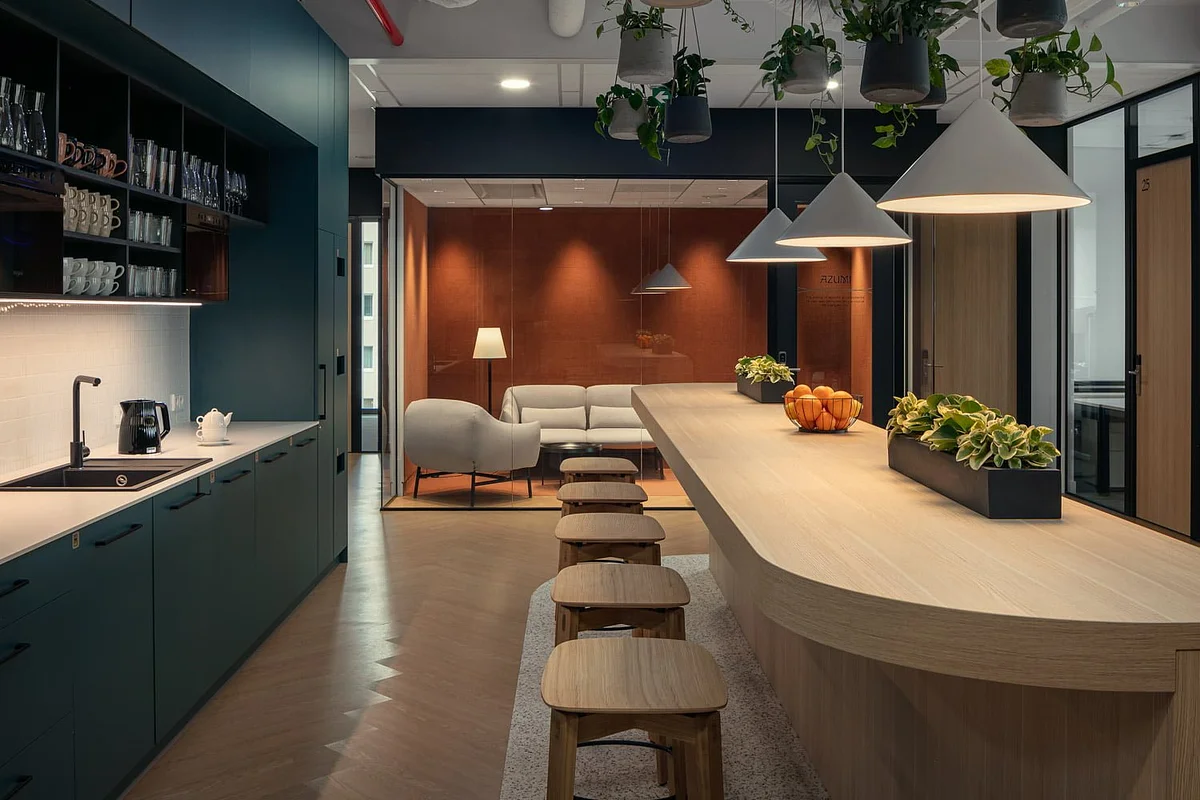 Fully equipped kitchen for members