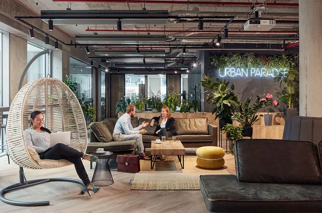 Scott.Weber Praga Studios - coworking open space