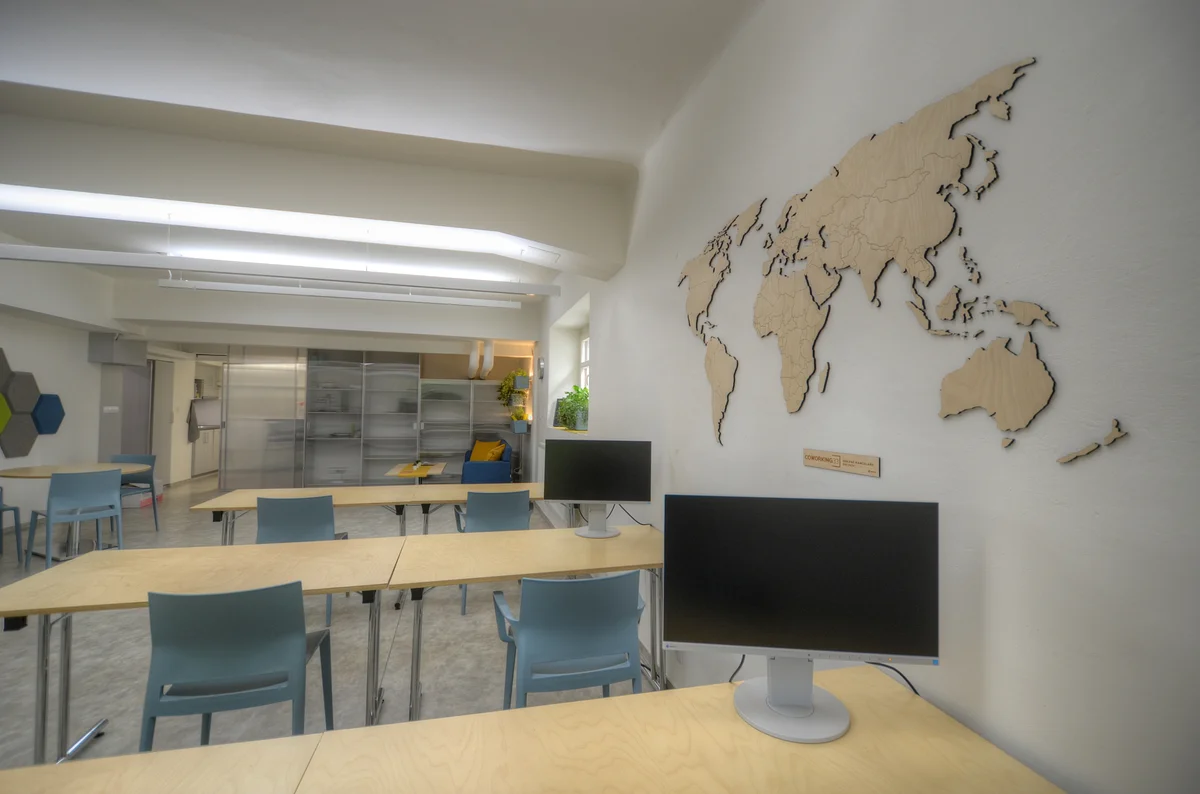 Workstation with external monitor