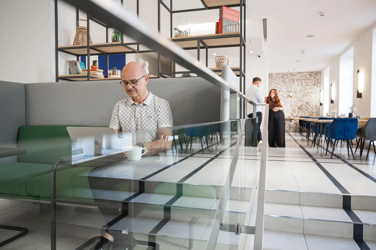 WorkLounge Forum Karlín open coworking area