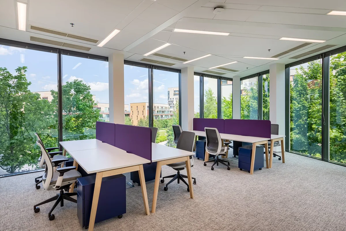 FLEKSI coworking lounge area