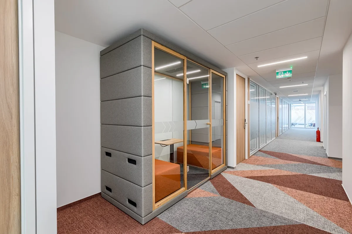 FLEKSI dedicated desk area